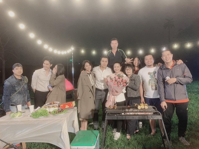 Hướng dương ngược nắng: Hạnh hết vai, hé lộ cảnh quay Minh - Hoàng, Trí - Ngọc đã thành đôi? Hướng dương ngược nắng: Hạnh hết vai, hé lộ cảnh quay Minh - Hoàng, Trí - Ngọc đã thành đôi?