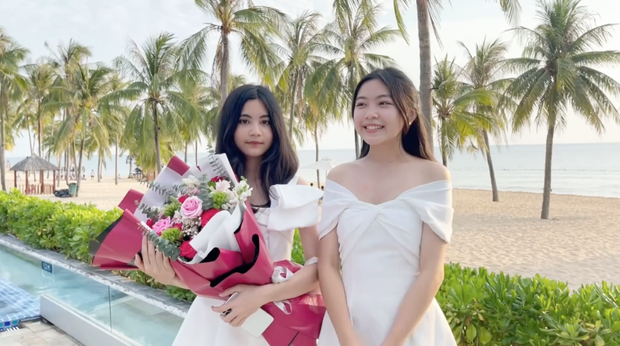 Tiểu thư út nhà Quyền Linh khoe dáng, 13 tuổi mà thần thái đã ngút trời - 4 Tiểu thư út nhà Quyền Linh khoe dáng, 13 tuổi mà thần thái đã ngút trời - 4