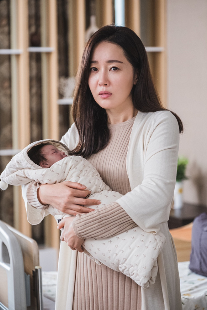 Đề cử Baeksang 2021: 'Bom tấn truyền hình' Penthouse, Lee Ji Ah và Eugene đều vắng mặt khiến fan tiếc nuối - 15 Đề cử Baeksang 2021: 'Bom tấn truyền hình' Penthouse, Lee Ji Ah và Eugene đều vắng mặt khiến fan tiếc nuối - 15