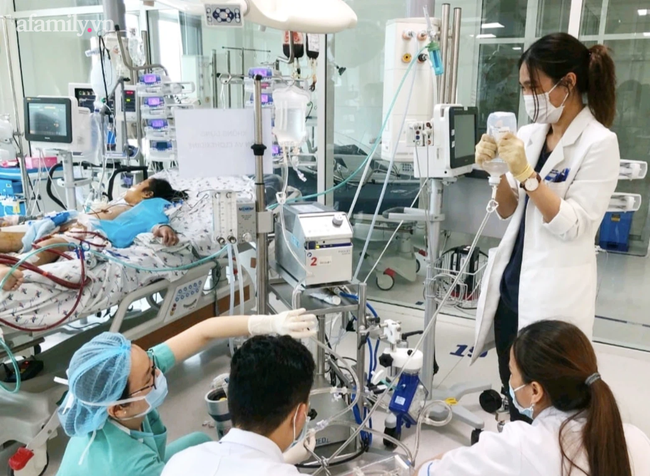 Sau cơn ói và sốt nhẹ, bé gái 9 tuổi ở Tiền Giang nguy kịch vì viêm cơ tim - 2 Sau cơn ói và sốt nhẹ, bé gái 9 tuổi ở Tiền Giang nguy kịch vì viêm cơ tim - 2