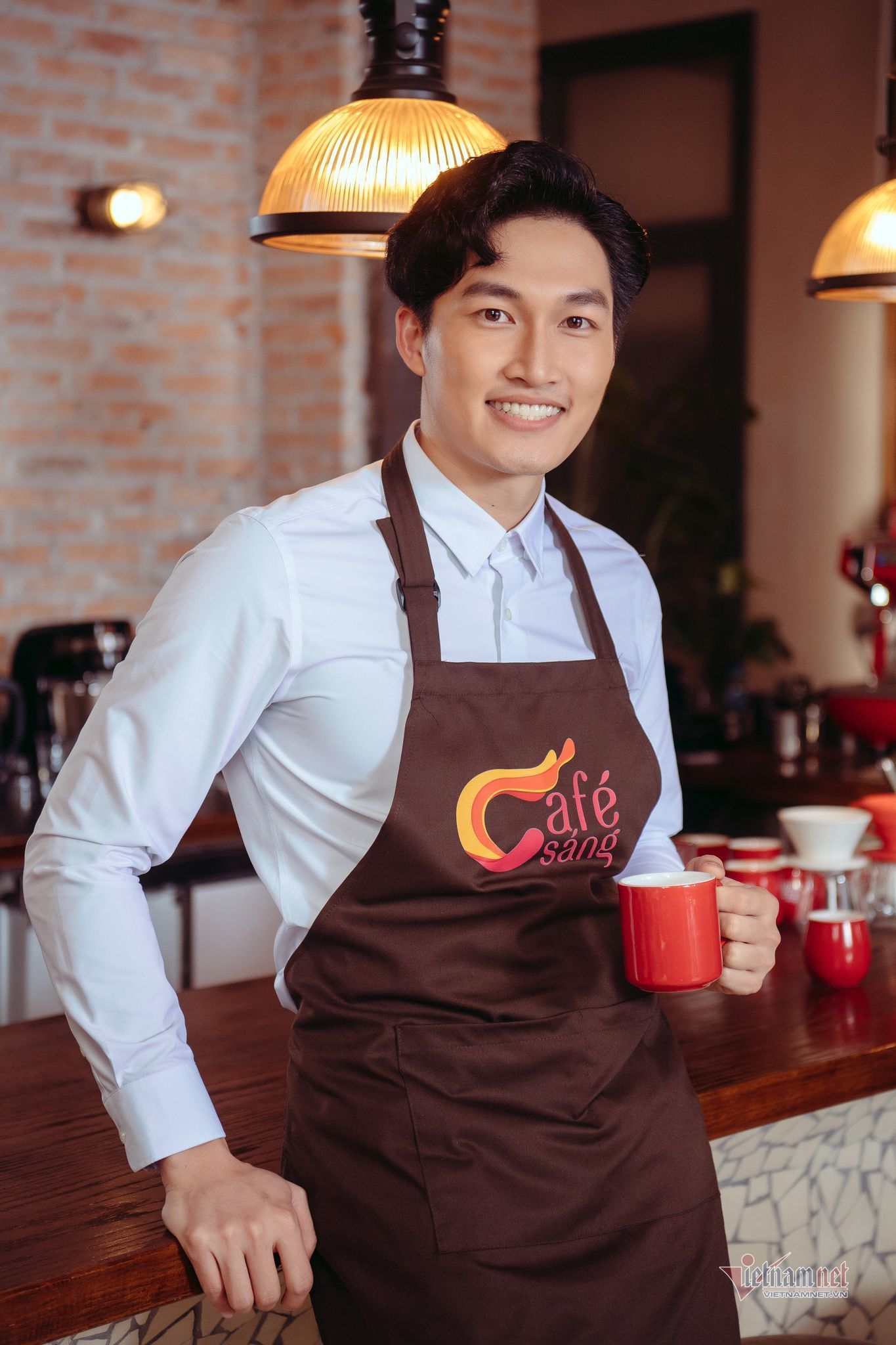Đình Tú bị xỉ vả, chửi lây ngoài đời vì Trí 'Hướng dương ngược nắng' - 1 Đình Tú bị xỉ vả, chửi lây ngoài đời vì Trí 'Hướng dương ngược nắng' - 1