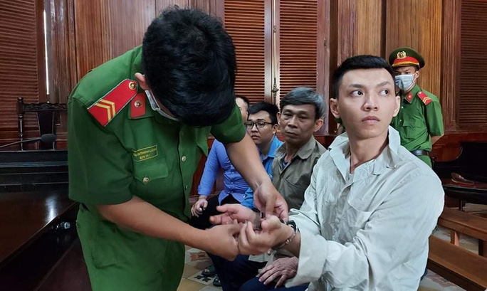 TP HCM: Dùng súng triệt hạ đối thủ sau lời thách thức TP HCM: Dùng súng triệt hạ đối thủ sau lời thách thức