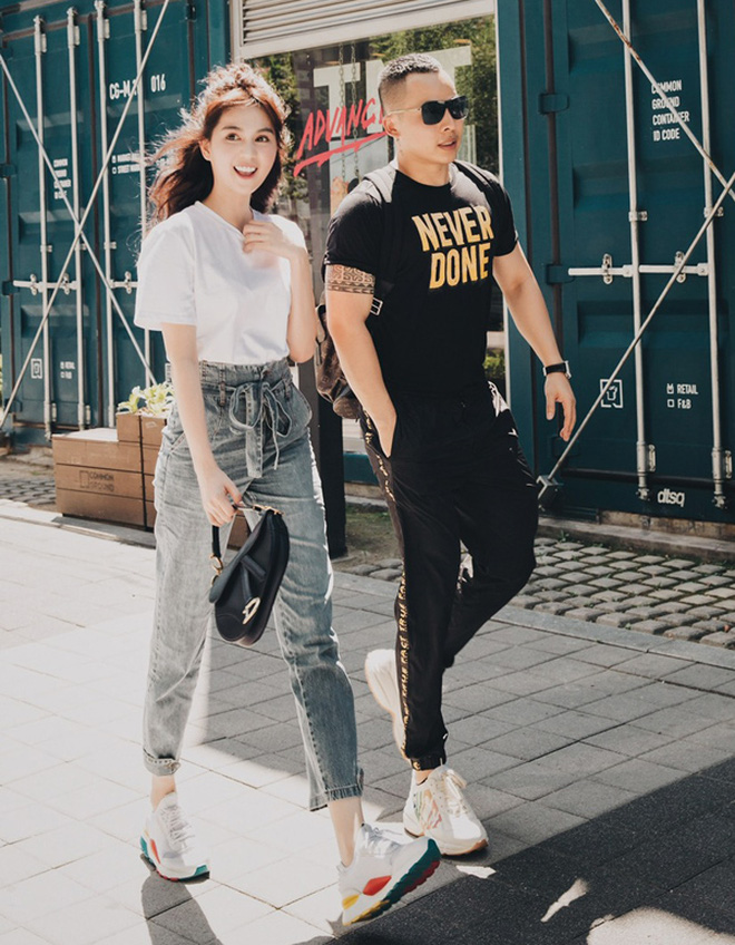 Người đàn ông khiến Ngọc Trinh thoải mái ngủ cùng và đụng chạm body, suốt 11 năm bên nhau chưa bao giờ có 'biến' - 5 Người đàn ông khiến Ngọc Trinh thoải mái ngủ cùng và đụng chạm body, suốt 11 năm bên nhau chưa bao giờ có 'biến' - 5