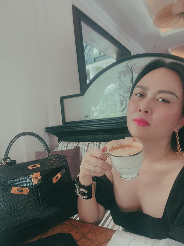 Khối tài sản của Phượng Chanel - Quách Ngọc Ngoan: Nàng có biệt thự tiền tỷ, chàng có trang trại 10.000m2 - 18 Khối tài sản của Phượng Chanel - Quách Ngọc Ngoan: Nàng có biệt thự tiền tỷ, chàng có trang trại 10.000m2 - 18