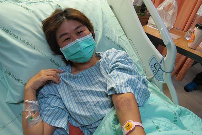Bị ung thư phổi, cô gái khóc nấc khi lỡ chủ quan bỏ qua dấu hiệu nguy hiểm này ở ngón tay Bị ung thư phổi, cô gái khóc nấc khi lỡ chủ quan bỏ qua dấu hiệu nguy hiểm này ở ngón tay