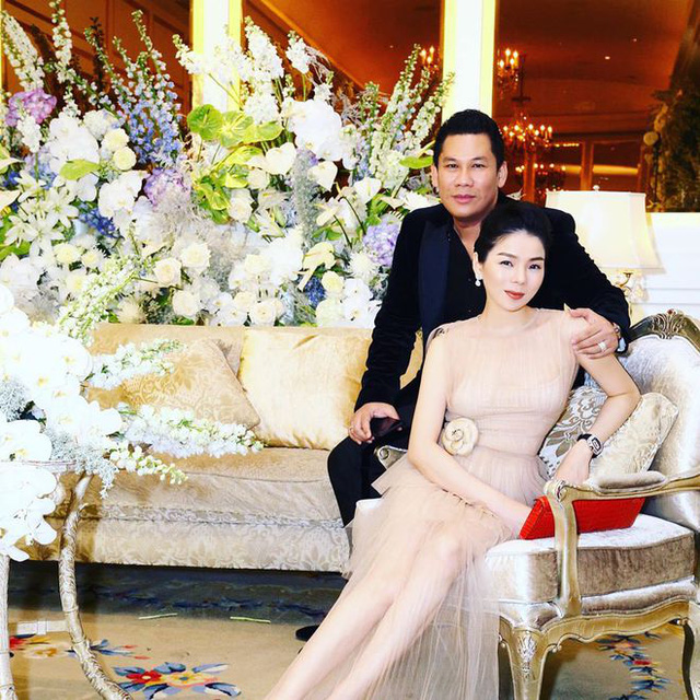 Ông chủ phòng trà 'Không tên' nức tiếng Sài thành: Đại gia kín tiếng và chuyện tình ồn ào với chân dài 18 tuổi sau khi ly hôn vợ cũ Lệ Quyên - 1 Ông chủ phòng trà 'Không tên' nức tiếng Sài thành: Đại gia kín tiếng và chuyện tình ồn ào với chân dài 18 tuổi sau khi ly hôn vợ cũ Lệ Quyên - 1