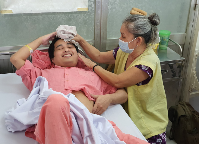 Được bảo hiểm y tế chi trả hơn 38 tỷ đồng, nam bệnh nhân xúc động: 'Mai em được về nhà thật rồi' - 10 Được bảo hiểm y tế chi trả hơn 38 tỷ đồng, nam bệnh nhân xúc động: 'Mai em được về nhà thật rồi' - 10