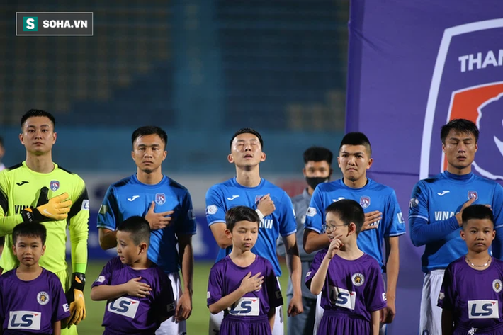 Chủ tịch CLB Quảng Ninh 'chốt' chuyện lương, báo tin cực vui cho cầu thủ đội nhà Chủ tịch CLB Quảng Ninh 'chốt' chuyện lương, báo tin cực vui cho cầu thủ đội nhà