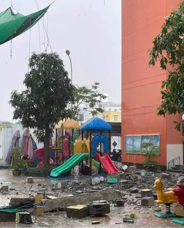 TP.HCM: Khối bêtông 'khủng' đổ sụp xuống trường mầm non TP.HCM: Khối bêtông 'khủng' đổ sụp xuống trường mầm non