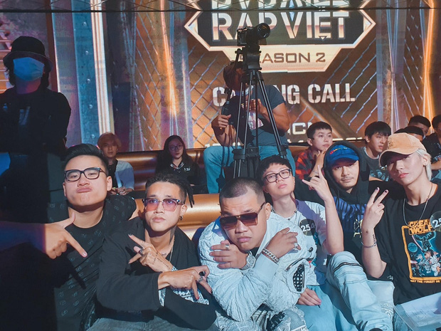 Người từng ngồi 'ghế nóng' ngang hàng Rhymastic, còn kết hợp với nhau nay lại làm thí sinh đi casting Rap Việt? Người từng ngồi 'ghế nóng' ngang hàng Rhymastic, còn kết hợp với nhau nay lại làm thí sinh đi casting Rap Việt?
