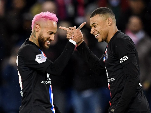 Neymar: 'Mbappe là cậu bé vàng của PSG' Neymar: 'Mbappe là cậu bé vàng của PSG'