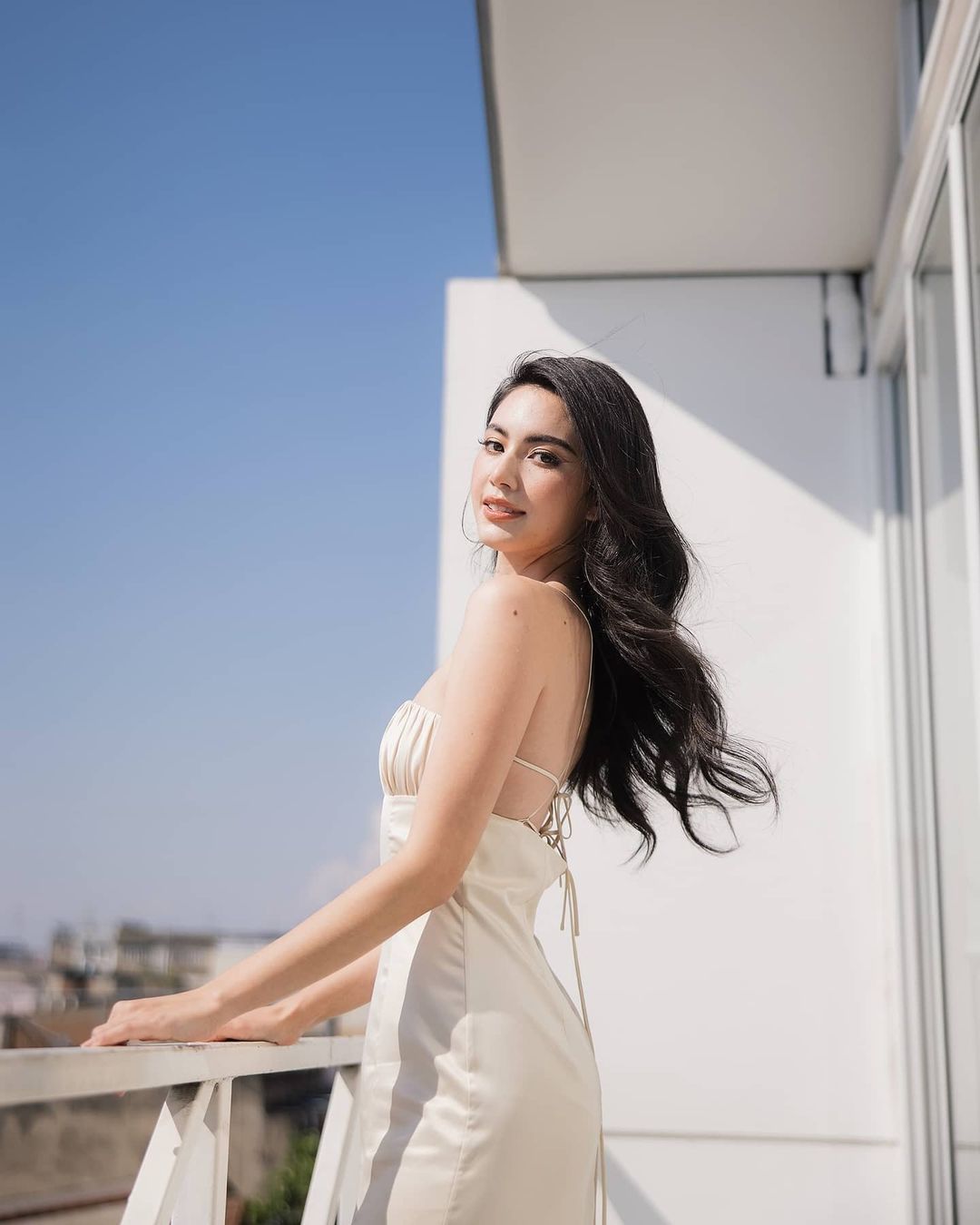 Hết Hà Tăng đến Mai Davika lăng xê, đây đúng là kiểu váy hot nhất Hè này rồi! - 2 Hết Hà Tăng đến Mai Davika lăng xê, đây đúng là kiểu váy hot nhất Hè này rồi! - 2