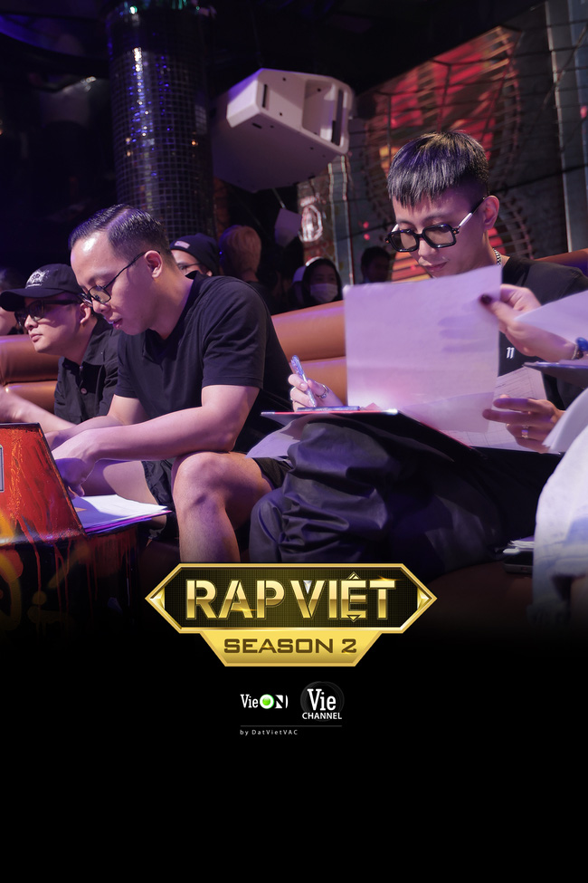 Rap Việt mùa 2 casting toàn 'quái vật': Có cả người từng làm giám khảo với Binz, GDucky khiến dân mạng nháo nhào đồn đoán khi xuất hiện Rap Việt mùa 2 casting toàn 'quái vật': Có cả người từng làm giám khảo với Binz, GDucky khiến dân mạng nháo nhào đồn đoán khi xuất hiện