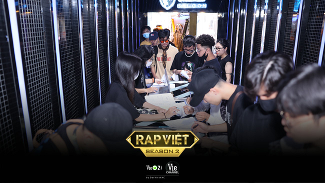 Rap Việt mùa 2 casting toàn 'quái vật': Có cả người từng làm giám khảo với Binz, GDucky khiến dân mạng nháo nhào đồn đoán khi xuất hiện - 2 Rap Việt mùa 2 casting toàn 'quái vật': Có cả người từng làm giám khảo với Binz, GDucky khiến dân mạng nháo nhào đồn đoán khi xuất hiện - 2