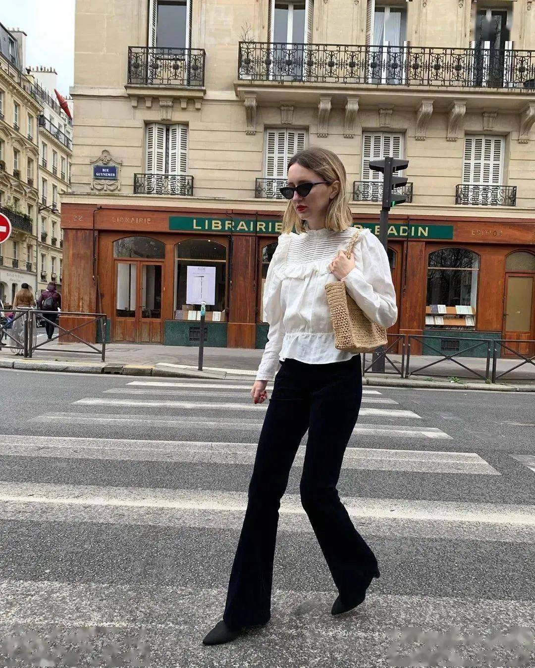 Kiểu quần jeans hack dáng cực đỉnh, vừa dài chân vừa tôn vòng 3 "đỉnh của chóp" đó các chị em - 6 Kiểu quần jeans hack dáng cực đỉnh, vừa dài chân vừa tôn vòng 3 "đỉnh của chóp" đó các chị em - 6