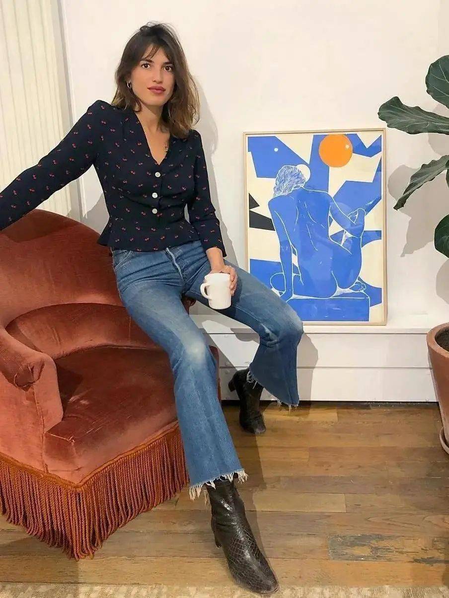 Kiểu quần jeans hack dáng cực đỉnh, vừa dài chân vừa tôn vòng 3 "đỉnh của chóp" đó các chị em - 2 Kiểu quần jeans hack dáng cực đỉnh, vừa dài chân vừa tôn vòng 3 "đỉnh của chóp" đó các chị em - 2