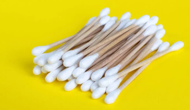Vì sao không nên ngoáy tai bằng tăm bông? - 1 Vì sao không nên ngoáy tai bằng tăm bông? - 1