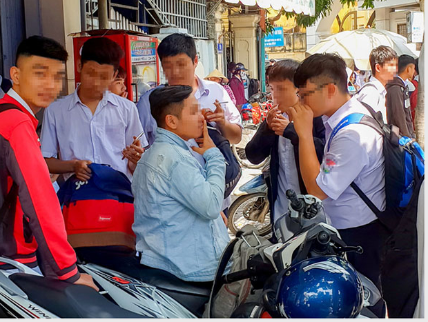Sốc: Thuốc lá điện tử có chứa ma túy tổng hợp, nguy cơ tàn phá sức khỏe học sinh Sốc: Thuốc lá điện tử có chứa ma túy tổng hợp, nguy cơ tàn phá sức khỏe học sinh