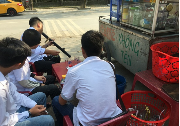 Sốc: Thuốc lá điện tử có chứa ma túy tổng hợp, nguy cơ tàn phá sức khỏe học sinh - 1 Sốc: Thuốc lá điện tử có chứa ma túy tổng hợp, nguy cơ tàn phá sức khỏe học sinh - 1