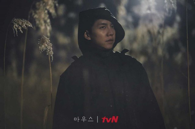 3 câu hỏi cần giải đáp trong nửa cuối của Mouse: Lee Seung Gi có giết hại cả người nhà? - 1 3 câu hỏi cần giải đáp trong nửa cuối của Mouse: Lee Seung Gi có giết hại cả người nhà? - 1