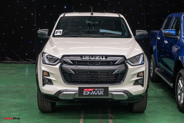 Ra mắt Isuzu D-Max 2021 tại Việt Nam: Giá từ 630 triệu đồng, lột xác để thoát ế Ra mắt Isuzu D-Max 2021 tại Việt Nam: Giá từ 630 triệu đồng, lột xác để thoát ế