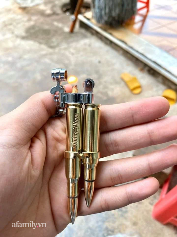 Nam sinh viên kiếm 150 triệu/tháng từ những vỏ đạn cũ nhưng nợ đến 25 môn: Vừa kiếm tiền vừa bay về trường thi lại - 9 Nam sinh viên kiếm 150 triệu/tháng từ những vỏ đạn cũ nhưng nợ đến 25 môn: Vừa kiếm tiền vừa bay về trường thi lại - 9