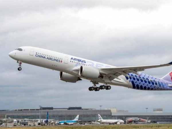 Chim va thủng vỏ 'siêu máy bay' A350 tại Tân Sơn Nhất Chim va thủng vỏ 'siêu máy bay' A350 tại Tân Sơn Nhất