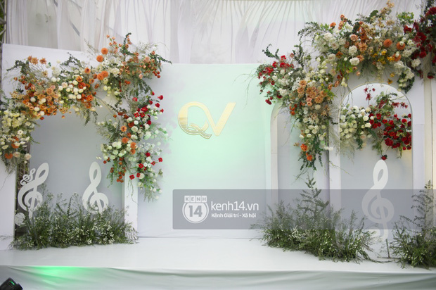 Đám cưới Phan Mạnh Quỳnh tại Nghệ An: Cô dâu đeo vàng siêu nhiều và tình tứ bên chú rể gây sốt, tiệc cưới khủng 'náo loạn' cả làng quê! - 16 Đám cưới Phan Mạnh Quỳnh tại Nghệ An: Cô dâu đeo vàng siêu nhiều và tình tứ bên chú rể gây sốt, tiệc cưới khủng 'náo loạn' cả làng quê! - 16