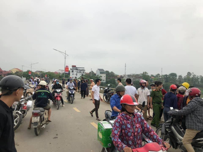 Nữ sinh lớp 10 gieo mình xuống sông Lam tự tử để lại dòng nhật ký đầy xót xa: Đã từng nghĩ tới cái chết suốt nhiều năm Nữ sinh lớp 10 gieo mình xuống sông Lam tự tử để lại dòng nhật ký đầy xót xa: Đã từng nghĩ tới cái chết suốt nhiều năm