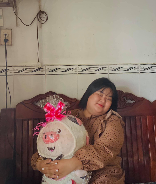 'Cầm cưa' cô nàng mũm mĩm, anh chàng điển trai bị mọi người xung quanh dị nghị: Vì đằng gái giàu mới yêu - 3 'Cầm cưa' cô nàng mũm mĩm, anh chàng điển trai bị mọi người xung quanh dị nghị: Vì đằng gái giàu mới yêu - 3
