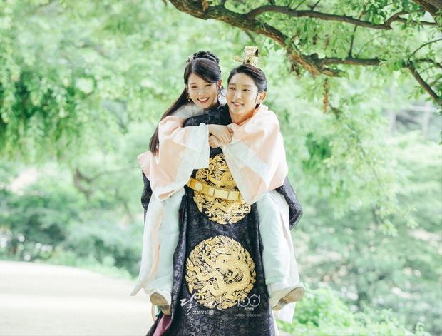 IU - Lee Jun Ki lần đầu tiết lộ Moon Lovers lẽ ra kết thúc có hậu, netizen dậy sóng 'trả lại nước mắt đây' - 4 IU - Lee Jun Ki lần đầu tiết lộ Moon Lovers lẽ ra kết thúc có hậu, netizen dậy sóng 'trả lại nước mắt đây' - 4