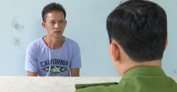 CLIP: Đang đùa với con chó nhỏ, bé gái 7 tuổi bị gã đàn ông làm bậy CLIP: Đang đùa với con chó nhỏ, bé gái 7 tuổi bị gã đàn ông làm bậy