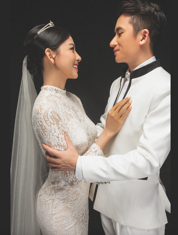 Cuối cùng Phan Mạnh Quỳnh đã tung ảnh cưới: Visual cô dâu chiếm spotlight, góc nghiêng của cặp đôi gây sốt - 3 Cuối cùng Phan Mạnh Quỳnh đã tung ảnh cưới: Visual cô dâu chiếm spotlight, góc nghiêng của cặp đôi gây sốt - 3