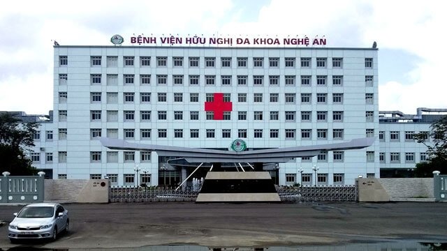 Câu chuyện xúc động phía sau người đàn ông bật khóc xin đổi chuyến bay sớm vì 'con gái tôi mất rồi': Gần 20 năm xa quê mưu sinh kiếm tiền nuôi con - 1 Câu chuyện xúc động phía sau người đàn ông bật khóc xin đổi chuyến bay sớm vì 'con gái tôi mất rồi': Gần 20 năm xa quê mưu sinh kiếm tiền nuôi con - 1