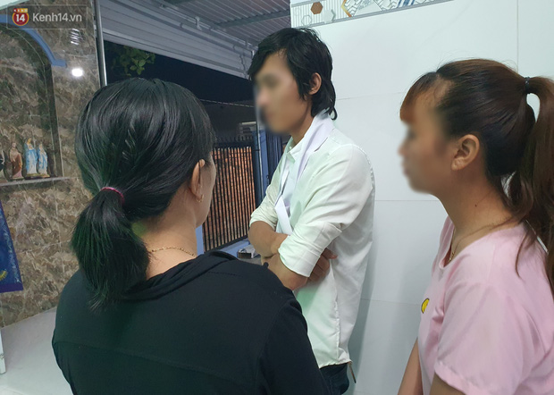 Quặn lòng đám tang bé gái 5 tuổi nghi bị hiếp dâm: 'Nó gọi điện hỏi ba về chưa, giờ ba về mà nó nằm đó lạnh lẽo...' - 5 Quặn lòng đám tang bé gái 5 tuổi nghi bị hiếp dâm: 'Nó gọi điện hỏi ba về chưa, giờ ba về mà nó nằm đó lạnh lẽo...' - 5