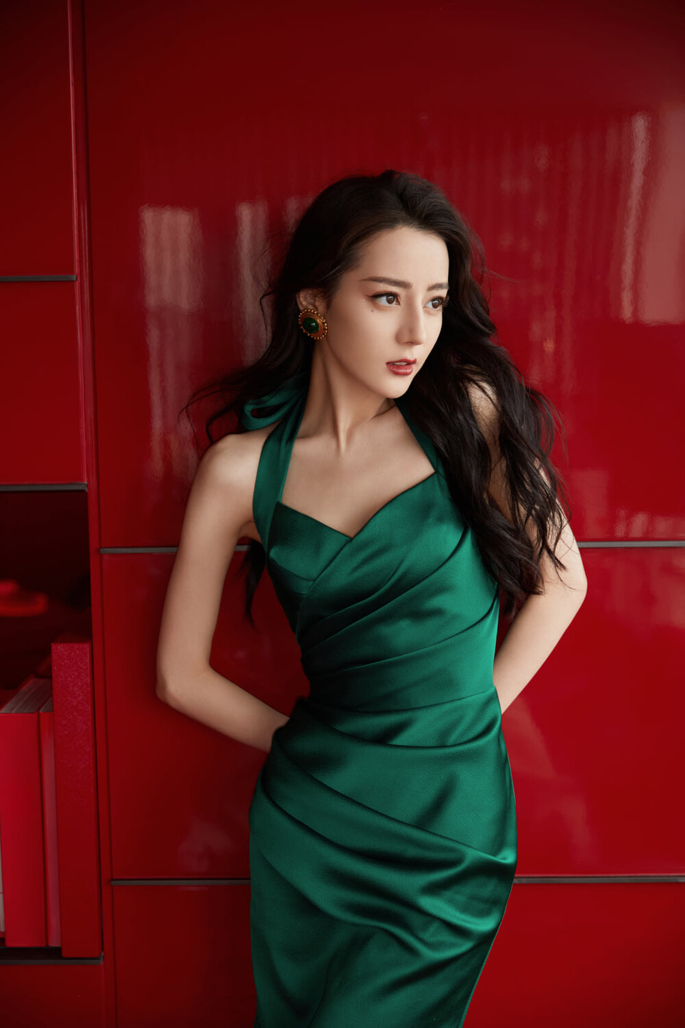Địch Lệ Nhiệt Ba khoe nhan sắc say đắm trong bộ ảnh mới - 1 Địch Lệ Nhiệt Ba khoe nhan sắc say đắm trong bộ ảnh mới - 1