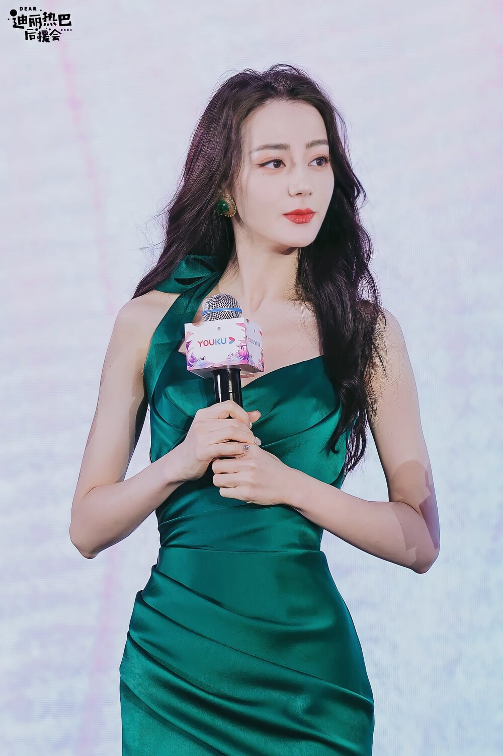 Địch Lệ Nhiệt Ba khoe nhan sắc say đắm trong bộ ảnh mới - 5 Địch Lệ Nhiệt Ba khoe nhan sắc say đắm trong bộ ảnh mới - 5