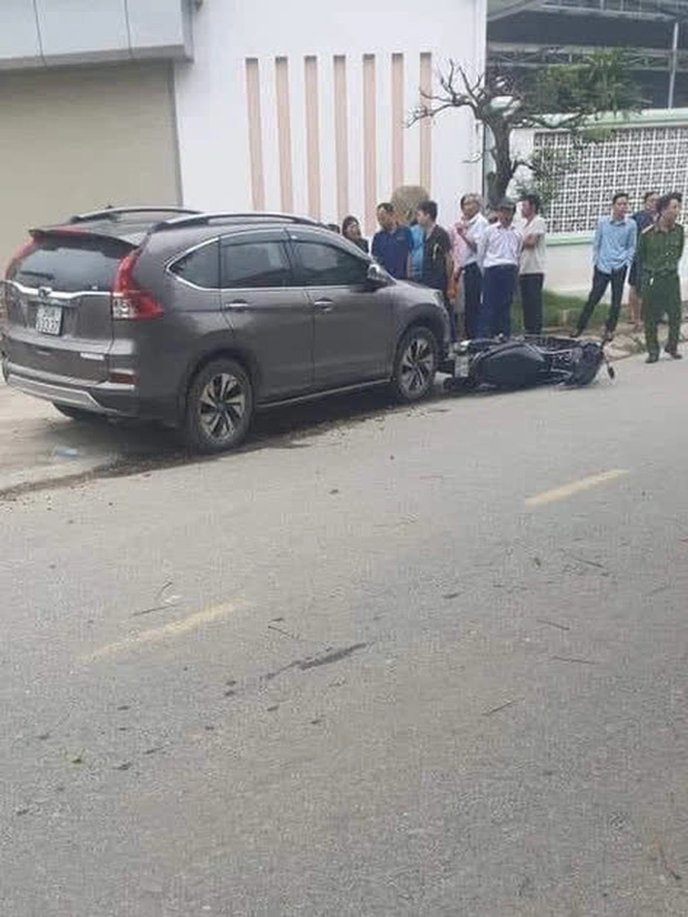 Mẹ và con trai 1 tuổi tử vong thương tâm sau khi va chạm với ô tô Mẹ và con trai 1 tuổi tử vong thương tâm sau khi va chạm với ô tô