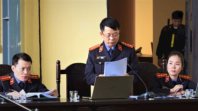 Kháng nghị giám đốc thẩm, đề nghị hủy quyết định giảm án tha tù đối với 'trùm' cờ bạc Phan Sào Nam Kháng nghị giám đốc thẩm, đề nghị hủy quyết định giảm án tha tù đối với 'trùm' cờ bạc Phan Sào Nam