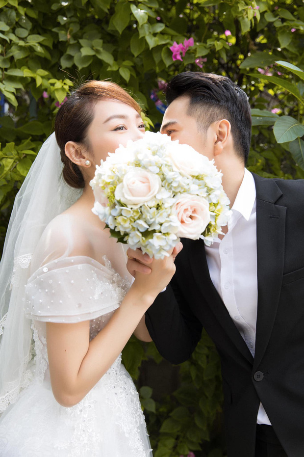 Trước khi rộ tin hẹn hò Quốc Trường, Minh Hằng từng quen đại gia hơn 10 tuổi và còn khoe ảnh cưới cùng 1 diễn viên Vbiz? - 11 Trước khi rộ tin hẹn hò Quốc Trường, Minh Hằng từng quen đại gia hơn 10 tuổi và còn khoe ảnh cưới cùng 1 diễn viên Vbiz? - 11