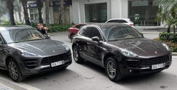 Vụ 2 xe Porsche Macan 'trùng biển' chạm mặt nhau: Xác định một xe bị đục số khung, số máy và đeo biển số giả Vụ 2 xe Porsche Macan 'trùng biển' chạm mặt nhau: Xác định một xe bị đục số khung, số máy và đeo biển số giả
