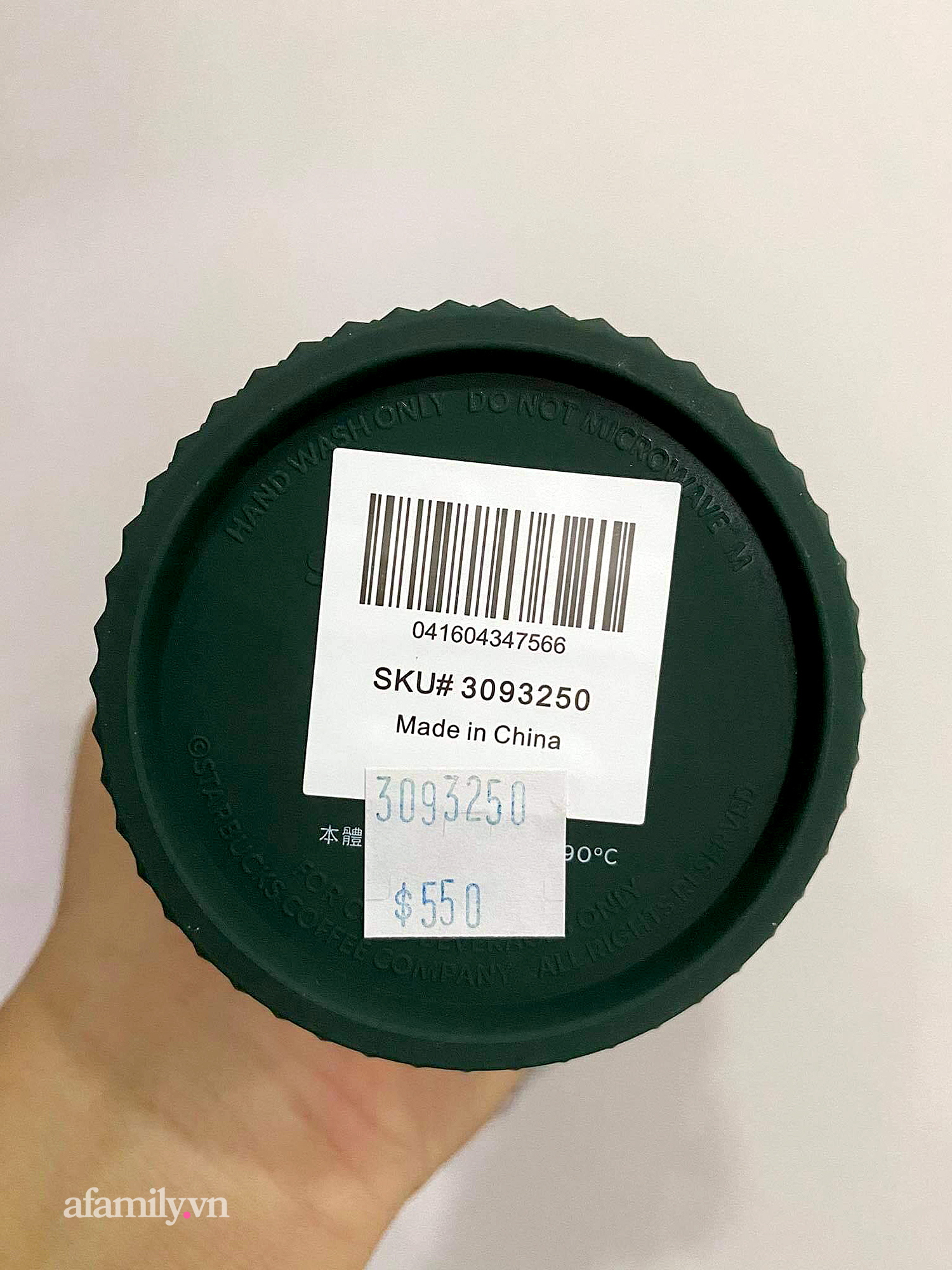 Ngã ngửa vì hiện tượng 'đầu cơ' ly Starbucks, giá tăng chóng mặt một cách khó hiểu khi mua 1 triệu - bán lại tận 20 TRIỆU cho 2 CHIẾC LY BẰNG NHỰA cũng 'cháy hàng'! - 8 Ngã ngửa vì hiện tượng 'đầu cơ' ly Starbucks, giá tăng chóng mặt một cách khó hiểu khi mua 1 triệu - bán lại tận 20 TRIỆU cho 2 CHIẾC LY BẰNG NHỰA cũng 'cháy hàng'! - 8
