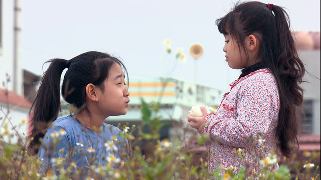 Hương vị tình thân tập 1: Nam Phương bị mẹ nuôi vứt bỏ ở chợ - 3 Hương vị tình thân tập 1: Nam Phương bị mẹ nuôi vứt bỏ ở chợ - 3