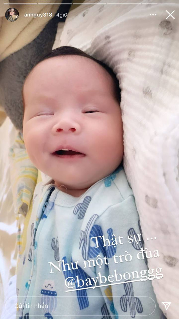 An Nguy xem ảnh em bé nhà người ta thấy cute quá, nhìn sang bé nhà mình cười liền cảm thán: Như một trò đùa! - 4 An Nguy xem ảnh em bé nhà người ta thấy cute quá, nhìn sang bé nhà mình cười liền cảm thán: Như một trò đùa! - 4