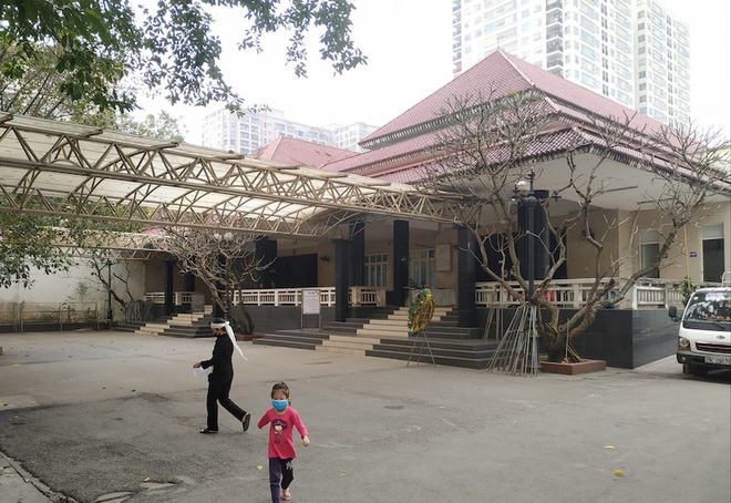 Bệnh viện Bạch Mai bỏ nhà tang lễ vì 'kèn trống đám ma ảnh hưởng tâm lý bệnh nhân, nhân viên y tế' Bệnh viện Bạch Mai bỏ nhà tang lễ vì 'kèn trống đám ma ảnh hưởng tâm lý bệnh nhân, nhân viên y tế'