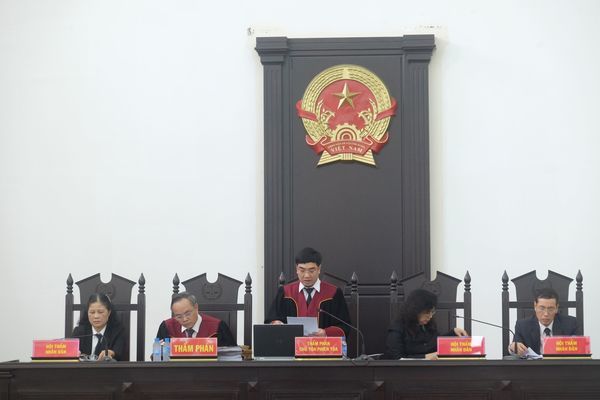 Cựu Tổng GĐ gang thép Thái Nguyên lĩnh án cao nhất 9 năm 6 tháng tù - 1 Cựu Tổng GĐ gang thép Thái Nguyên lĩnh án cao nhất 9 năm 6 tháng tù - 1