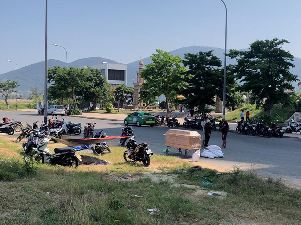 Tìm được thi thể nam sinh nhảy cầu Thuận Phước, bỏ lại thư tuyệt mệnh: 'Ba hãy yêu thương mẹ nhiều hơn' Tìm được thi thể nam sinh nhảy cầu Thuận Phước, bỏ lại thư tuyệt mệnh: 'Ba hãy yêu thương mẹ nhiều hơn'
