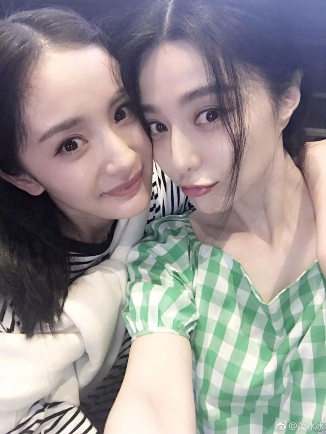 Dương Mịch - Phạm Băng Băng bỗng dưng bị so sánh: Cùng gặp scandal lớn nhưng 'Phạm gia' lại yếu thế hơn đàn em chỉ vì thói kiêu ngạo? Dương Mịch - Phạm Băng Băng bỗng dưng bị so sánh: Cùng gặp scandal lớn nhưng 'Phạm gia' lại yếu thế hơn đàn em chỉ vì thói kiêu ngạo?