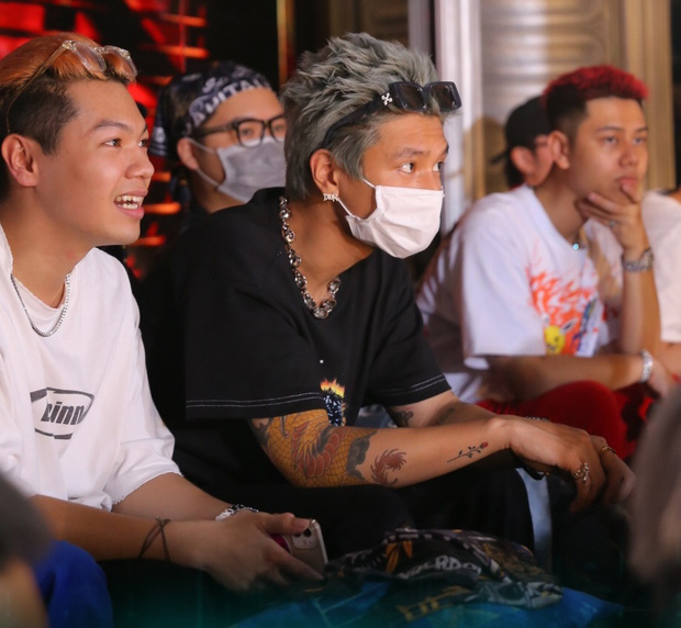 Dàn thí sinh Rap Việt mùa 1 tại casting Rap Việt miền Bắc: Kẻ đến tranh tài, người đi cổ vũ hội anh em - 2 Dàn thí sinh Rap Việt mùa 1 tại casting Rap Việt miền Bắc: Kẻ đến tranh tài, người đi cổ vũ hội anh em - 2