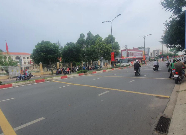 TP.HCM: Va chạm với nữ sinh viên, thanh niên lao vào tủ điện tử vong - 1 TP.HCM: Va chạm với nữ sinh viên, thanh niên lao vào tủ điện tử vong - 1